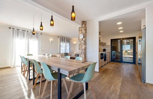 Sant Feliu de Guixols Villa | Hauzify I Mas Formic