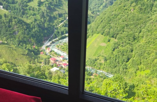 Ayder House | Havalı Suit Bungalov 1nYeryüzünün Cenneti Rize'de huzurlu bir tatil yeri.
