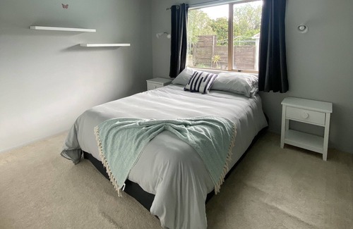 Havelock North House | Havelock Hideaway - A relaxing holiday home with a pool!