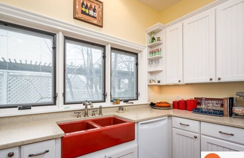 Grand Haven House | Haven on Howard - Monthly Booking Great Location