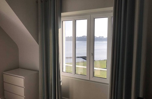 Locoal-Mendon House | Havre de Paix les Pieds Dans L'eau