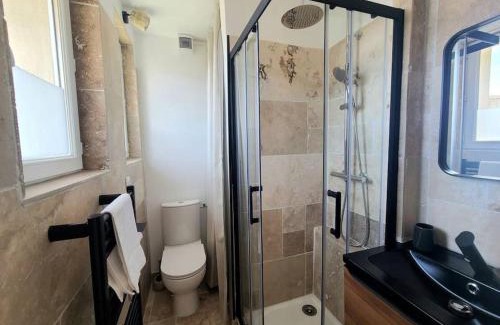 Les Arceaux Apartment | Havre Lumineux avec Climatisation et Terrasse