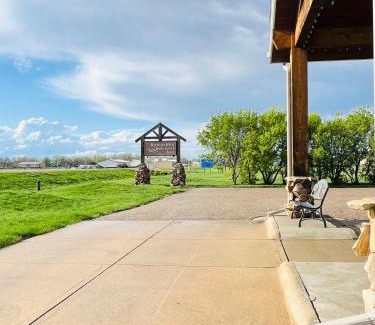 Hawarden Hotel | HAWARDEN HARVEST INN