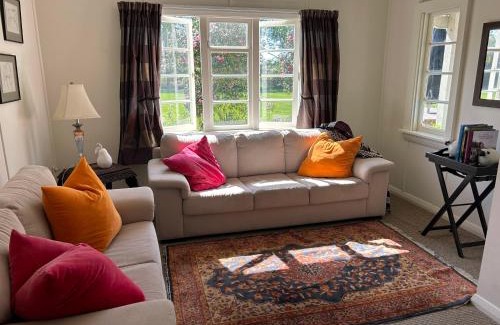 Clive House | Hawkesbury Cottage
