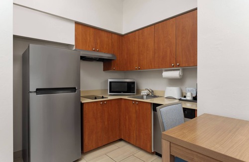 Naples Hotel | Hawthorn Extended Stay by Wyndham Naples