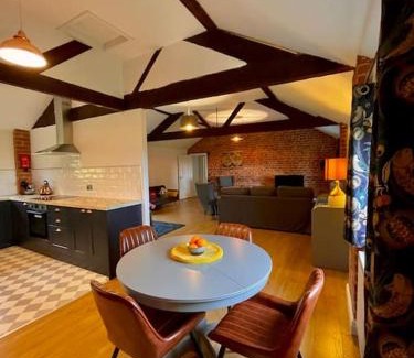 Longford Apartment | Hayes Suite