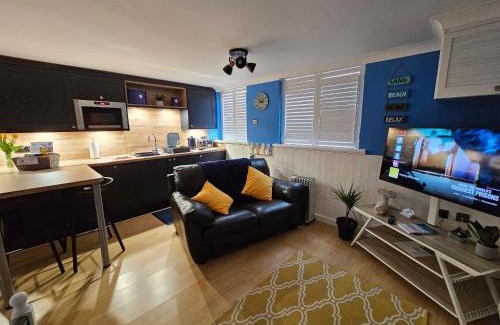 South Hayling Apartment | Hayling Hideaway, private cosy annex near to beach