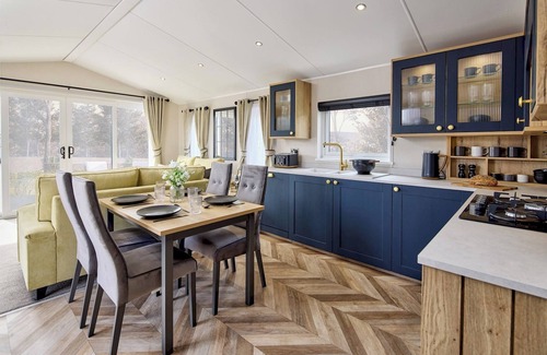 Hayling Island House | Hayling Island Hot Tub Caravan SM19