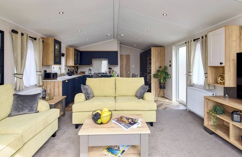 Hayling Island House | Hayling Island Hot Tub Caravan SM19