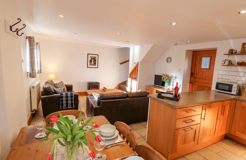 Scarborough Cottage | HAYLOFT COTTAGE, pet friendly, with a garden in Staintondale