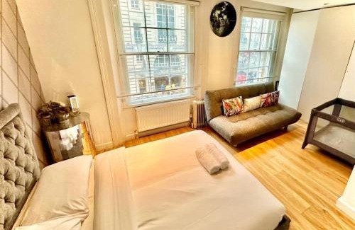 London City Centre Apartment | Haymarket 2: Large Central Apt!