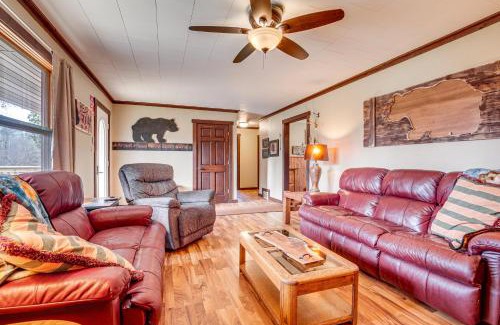 Hayward House | Hayward Home with Private Deck, Fire Pit and Kayak!