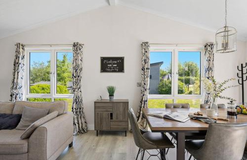 Lifton House | Hazel Lodge, 27 Roadford Lake Lodges