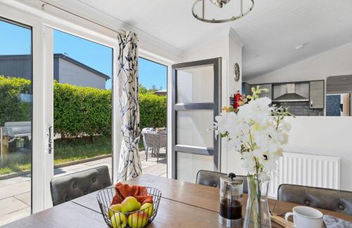 Lifton House | Hazel Lodge, 27 Roadford Lake Lodges