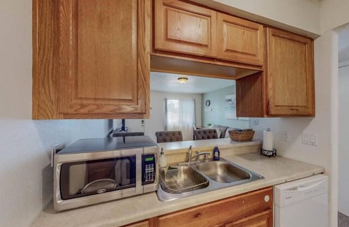 West Old Town Apartment | Hazel Orchid, Near Old Town