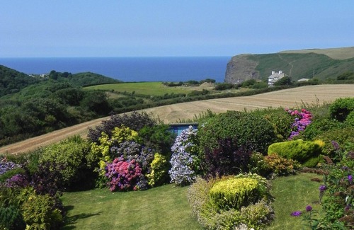 Saint Gennys Cottage | Hazeldene, amazing sea and countryside views