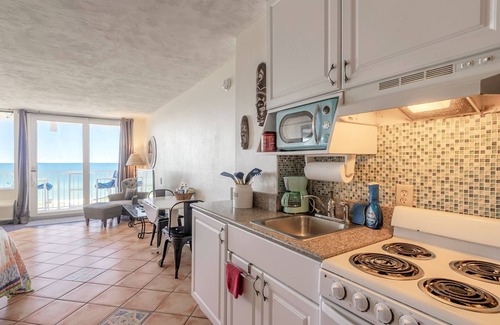 Daytona Beach Apartment | HBR Direct Oceanfront Condo, Daytona Beach, sleeps 4