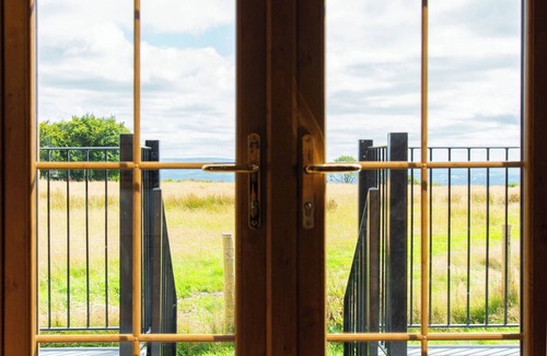 Pentrefelin Cottage | HEAD FOR THE HILLS GLAMPING - SKYLARK SHEPHERD'S HUT in Llandeilo