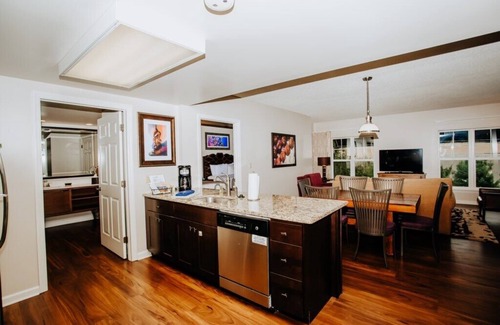 Hershey Condo | Headline