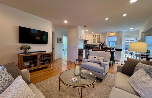 Healdsburg House | Healdsburg Downtown Charmer w/Hot Tub!