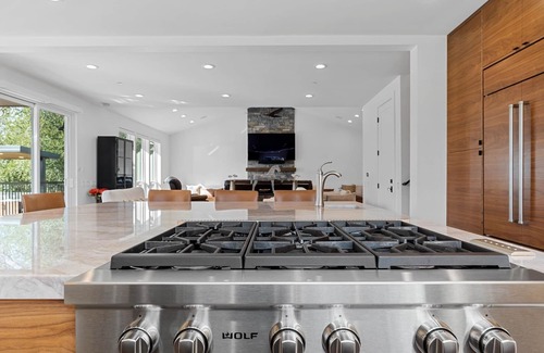 Healdsburg House | Healdsburg Modern Sleeps 8, pool, spa, firepit