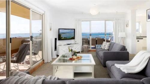 Shoal Bay Apartment | Heart and Shoal