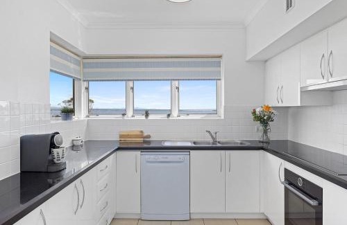Shoal Bay Apartment | Heart and Shoal