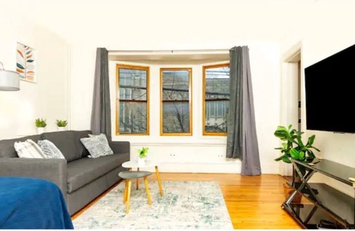 Albany Apartment | Heart of Albany - Skip from Work to Happy Hour