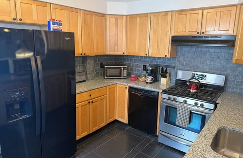 Bryn Mawr Apartment | Heart of Bryn Mawr 3 BR Home