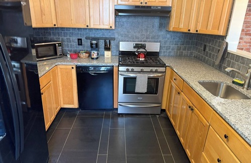 Bryn Mawr Apartment | Heart of Bryn Mawr 3 BR Home