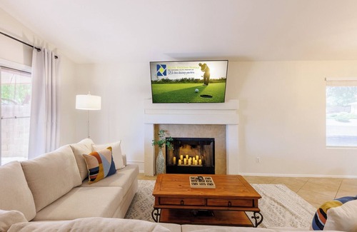 Las Casitas del Sur House | Heart of Chandler! Game/Poker Room. Super Corner Lot. Short or Long Term Welcome.