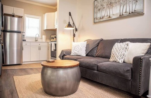 Montgomery Apartment | Heart of City Stay Cozy & Convenient