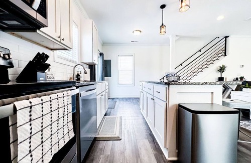 Wilmington House | Heart of Downtown- pet-friendly ILM retreat!
