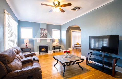 El Paso House | Heart of El Paso Beautiful Cozy home just off I-10
