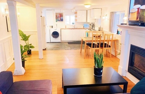 Kitsilano House | heart of kitsilano,two bedrooms house unit, high speed internet and parking