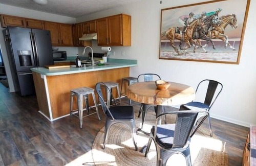 Smoketown Jackson House | Heart of Louisville 3BR Getawaynn