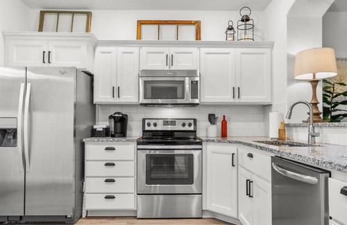 Meridian House | *Heart of Meridian*Patio, firepit*Backyard*King