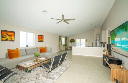 South Mountain House | °Heart of Southern PHX°Heated Pool°Amazing Backyard°