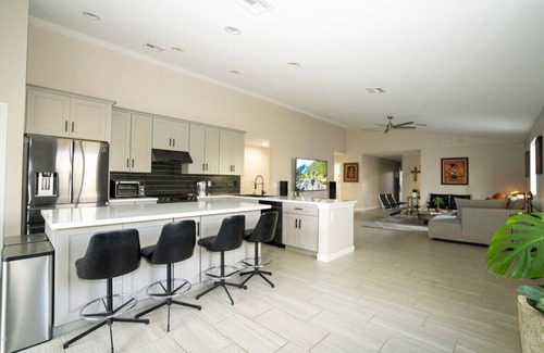 South Mountain House | °Heart of Southern PHX°Heated Pool°Amazing Backyard°