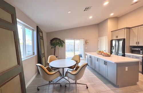 South Mountain House | °Heart of Southern PHX°Heated Pool°Amazing Backyard°