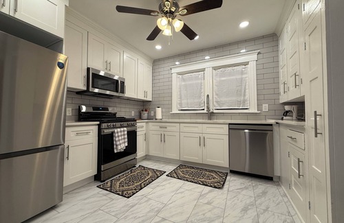 Albright Apartment | Heart of the Buffalo, Olmsted Parks. Long stay discounts!