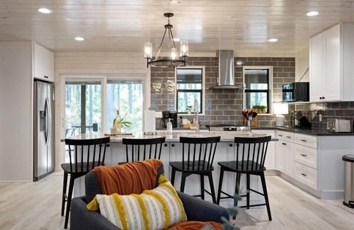 Pickens Cabin | Heart of the Pines - Pets, Hot Tub, Soaker Tub, 3 Masters, EV Charger