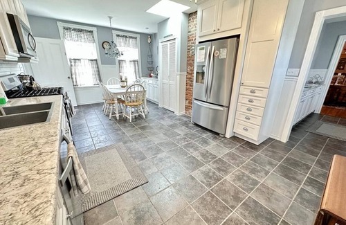 Cape May House | Heart of Town! Close to the beach and perfect for large families!