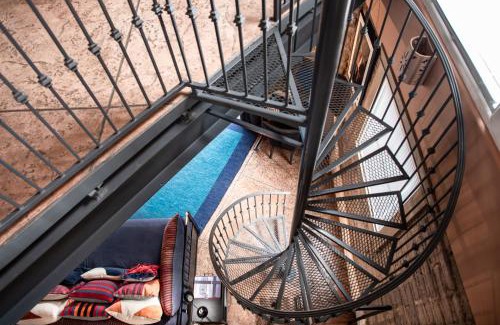 Santa Fe House | Heart of Vibrant Railyard-Downtown Loft with Radiant Heat and Deep Luxurious Soaking Tub