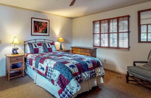 Groveland House | Heart's Desire on the Lake (01-275)