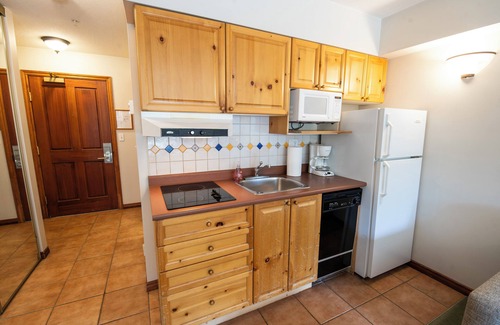 Sun Peaks Hotel | Hearthstone Lodge #309