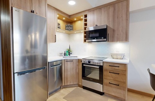 Sun Peaks Hotel | Hearthstone Lodge #332