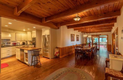Blowing Rock House | Hearthstone