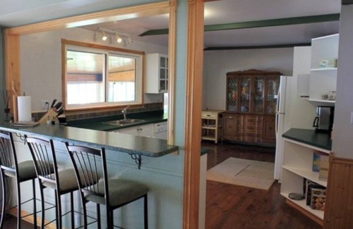 Head Lake Cottage | Hearts Home - Traditional Waterfront Cottage with Great Views, Hot Tub, AC