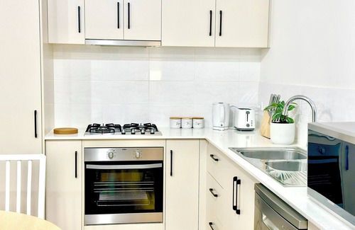 Lightsview Apartment | Heartwarming 3BR-Townhouse/Parking/Netflix/Wifi/Close to City